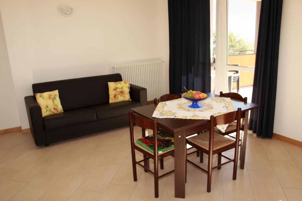 Residence Le Azalee & Spa فيركانا المظهر الخارجي الصورة